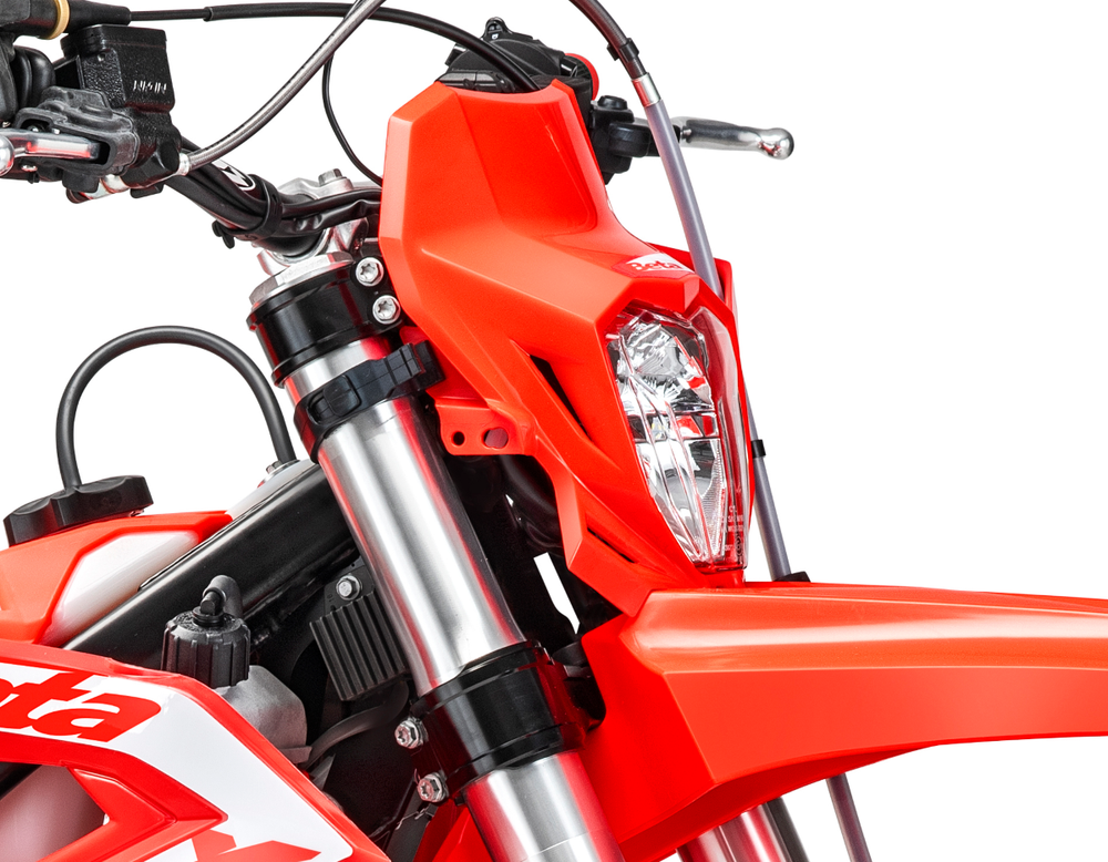 2027 Beta XTrainer 200